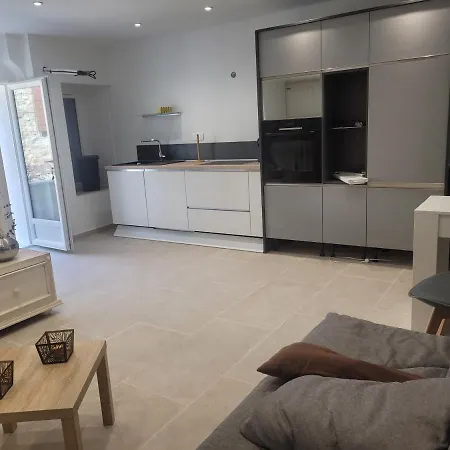 Maison De Village Pierrerue Holiday home