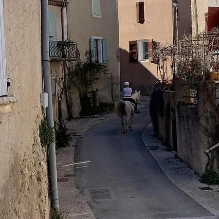 Maison De Village Pierrerue Hébergement de vacances *